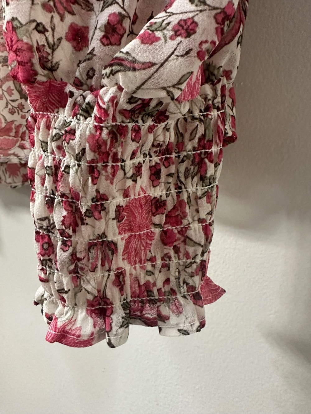 CeCe Floral Blouse Size Small Smocked Sleeve V-Neck Lined Boho Romantic Top - Picture 6 of 10